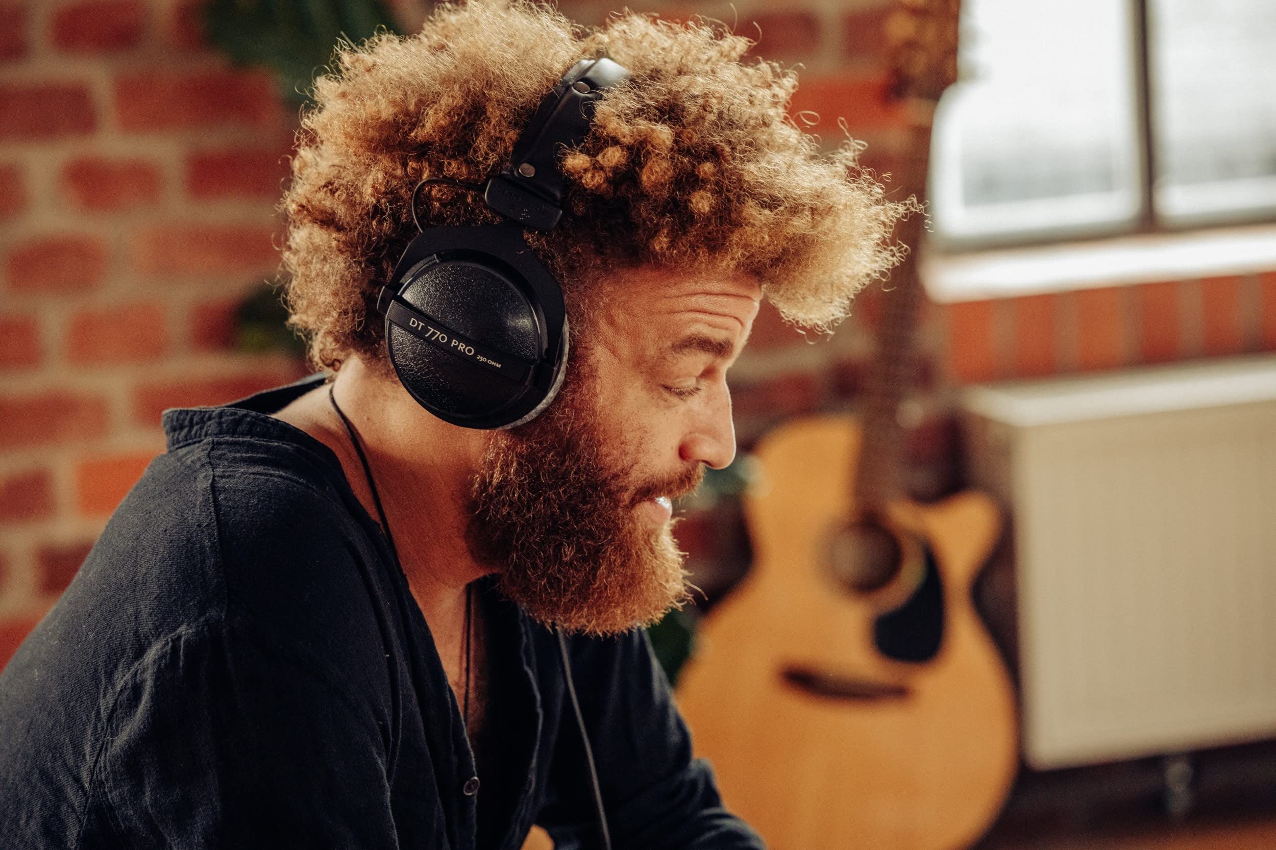 beyerdynamic DT 770 PRO 80 Ω Studio Headphones, Closed Systems - Unboxed