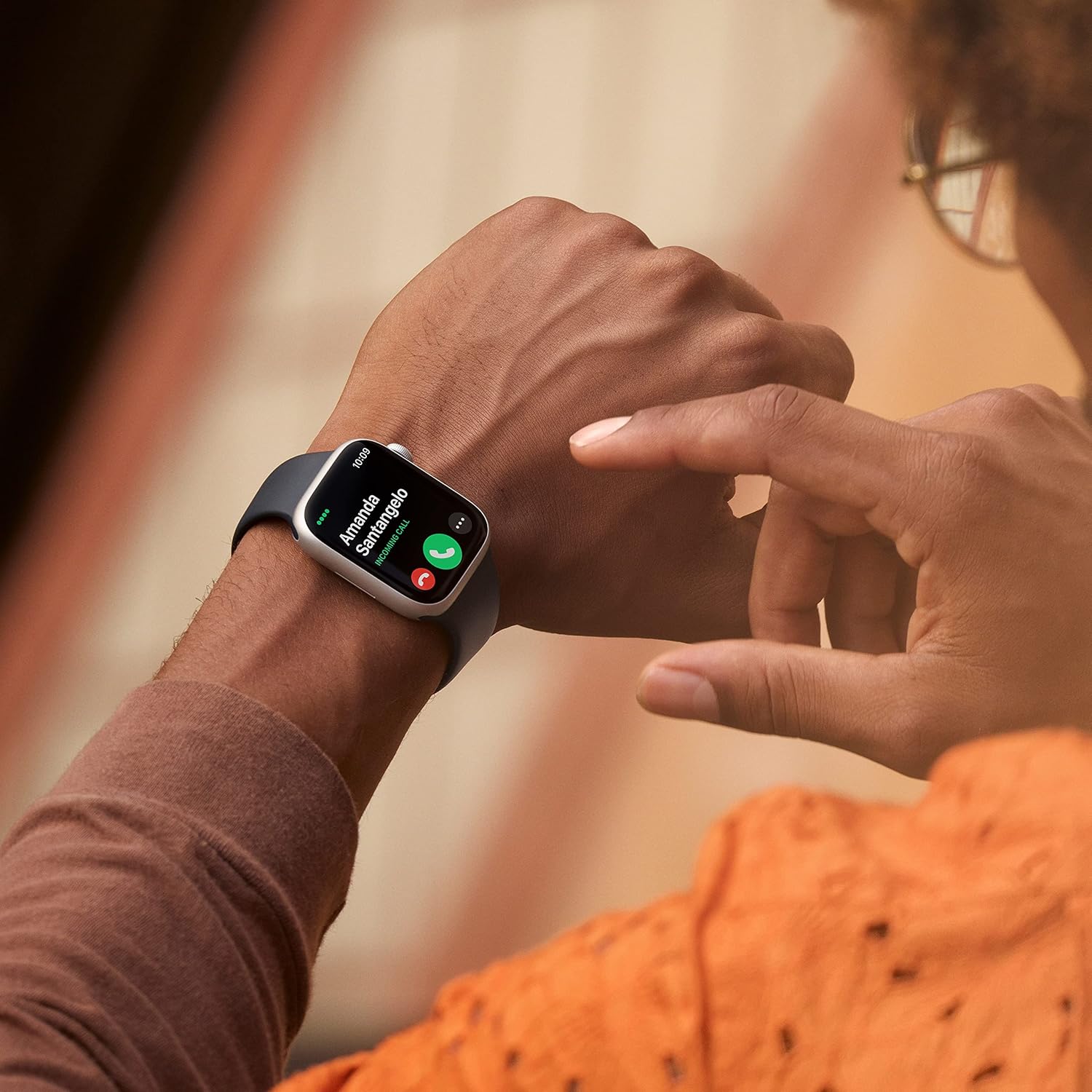 Apple Watch Series 8 [GPS + Cellular 41 mm] Smart Watch w/Graphite Stainless Steel Case with Graphite Milanese. Fitness Tracker, Blood Oxygen & ECG Apps, Always- On Retina Display, Water Resistant