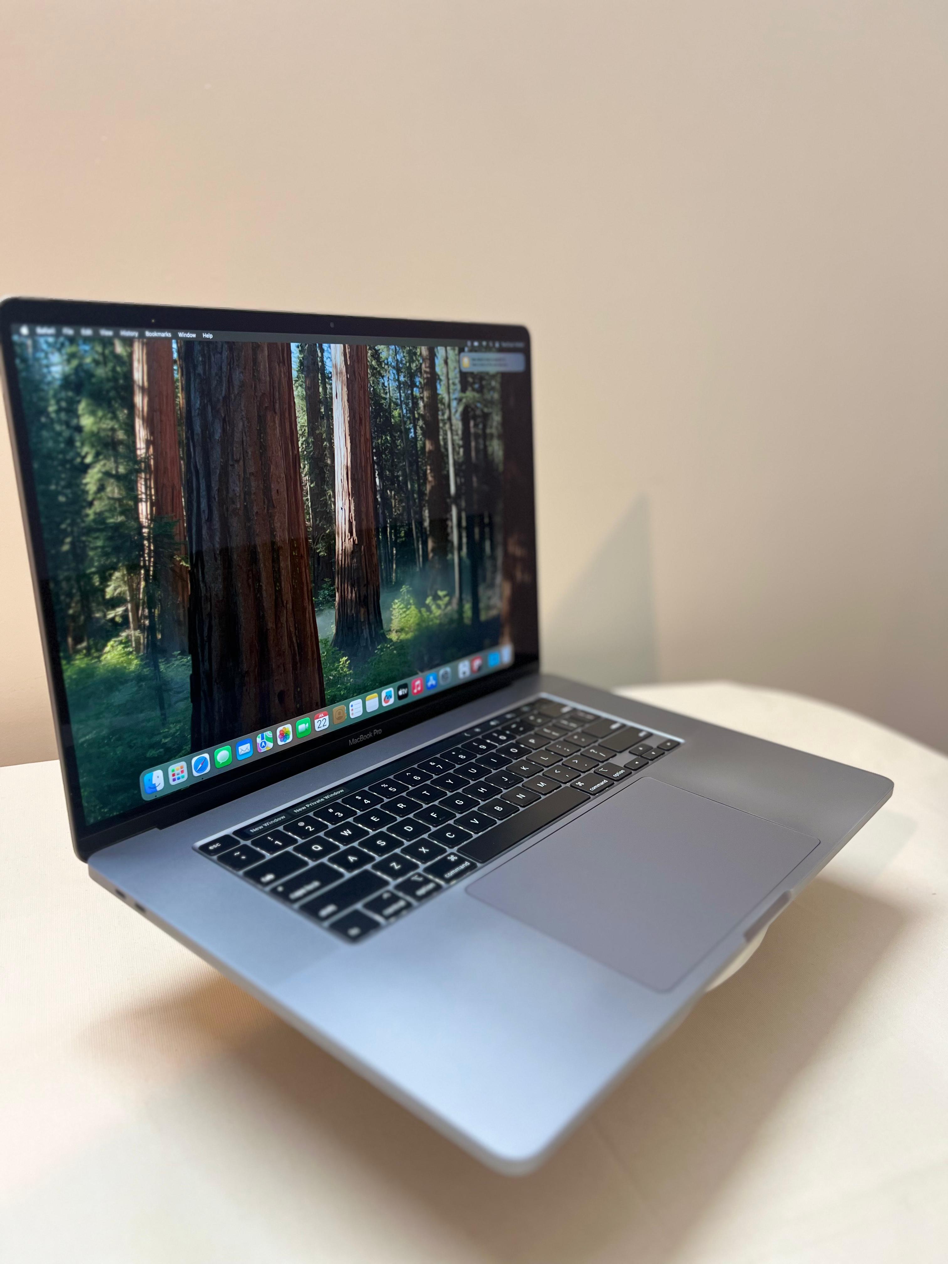 Apple 2019 MacBook Pro A2141 (16-inch/40.65 cm, 16GB RAM, 2.3GHz Intel Core i9) - Renewed